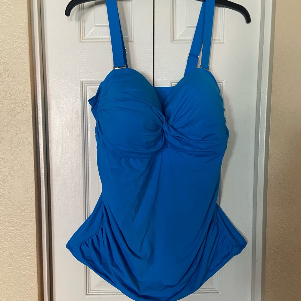 PLUS SIZE 24W Swim Top